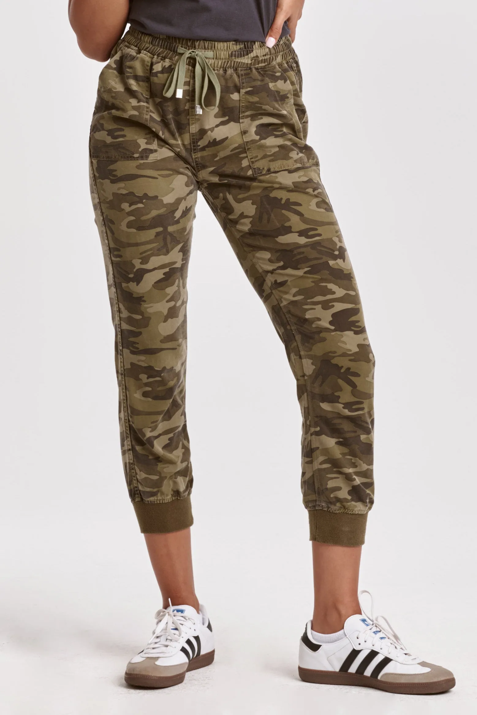 JACEY SUPER HIGH RISE CROPPED JOGGER PANTS HUNTER CAMO