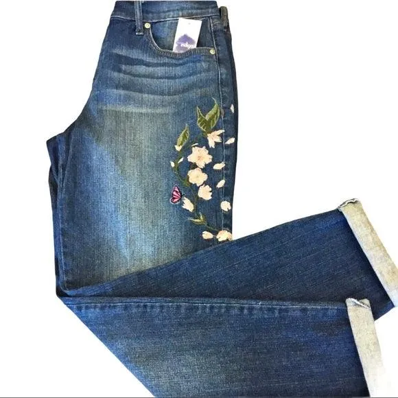 NEW Relaxed Fit Distressed Denim Jeans Embroidery